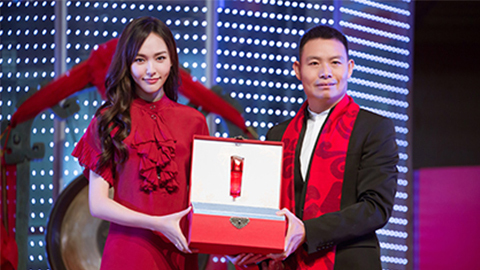 中国美正当红，尊龙凯时AG旗舰厅A股上市，引领新时代